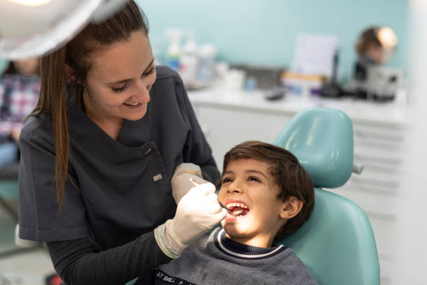 Best Urgent Tooth Repair  in Madelia, MN
